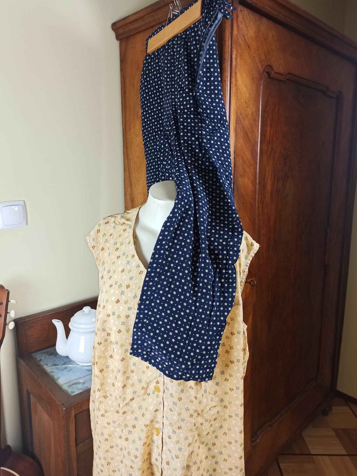 Buttercup Garden (L)